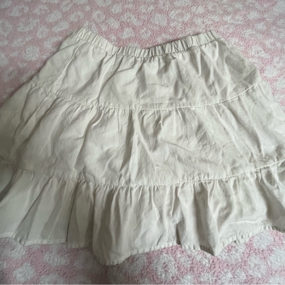 Cute white mini skirt